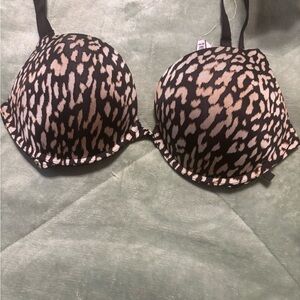 Victoria's Secret Pink and Black Bra Label #7